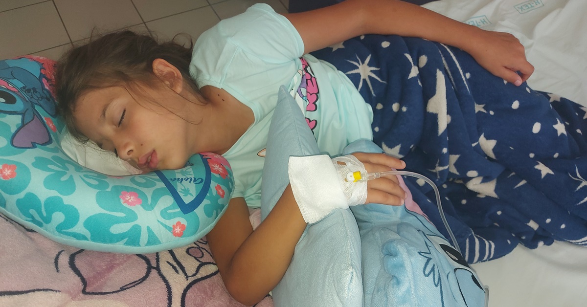 Csenge betegsége kiújult, 7 év után ismét daganatos!