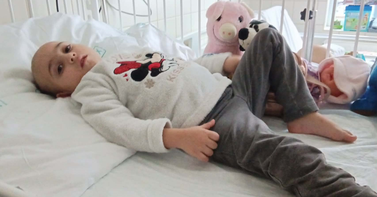 Arabella leukémiával küzd, Debrecenben kezelik