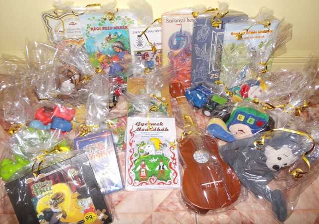 Érkeznek a „cipős doboznyi szeretet” ajándékai és a csokoládék 2015