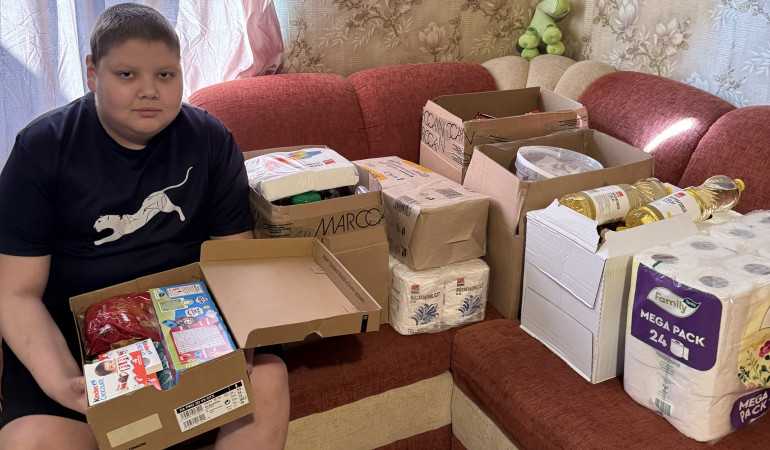 Meglátogattuk Patrikot, élemiszer és tisztálkodási csomaggal érkeztünk!