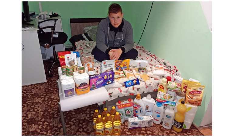 Élelmiszercsomagot vittünk Krisztiánnak!