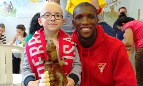 DVSC labdarugói látogatták meg a kis betegeket