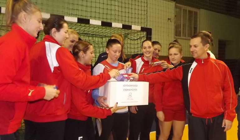 2014: Egy tábla csokival a beteg gyermekekért!