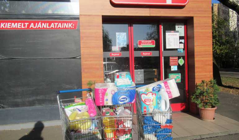 Októberi nagybevásárlás három család részére