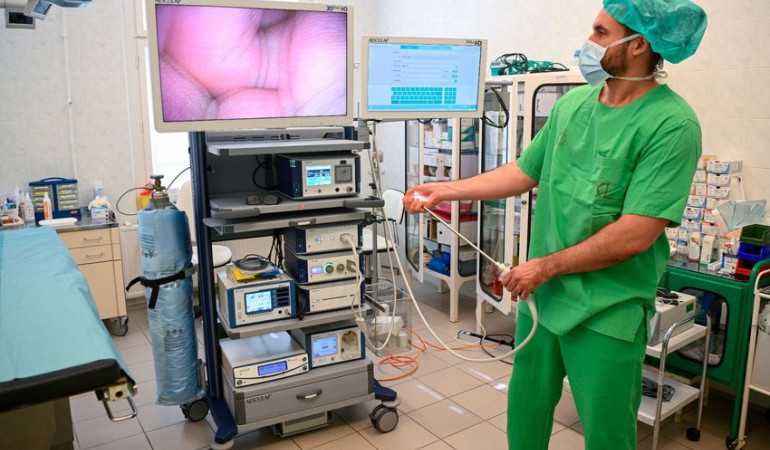 10 millió forint támogatást nyújtottunk 3D laparoszkópos torony beszerzéséhez