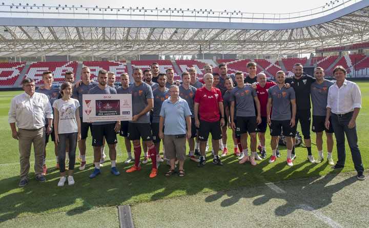 Megkapta az alapítvány a Futball Éjszakájának bevételét