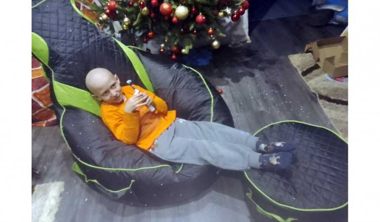 Noel Karácsonyi kívánsága Babzsák volt, azóta minden idejét abban tölti!