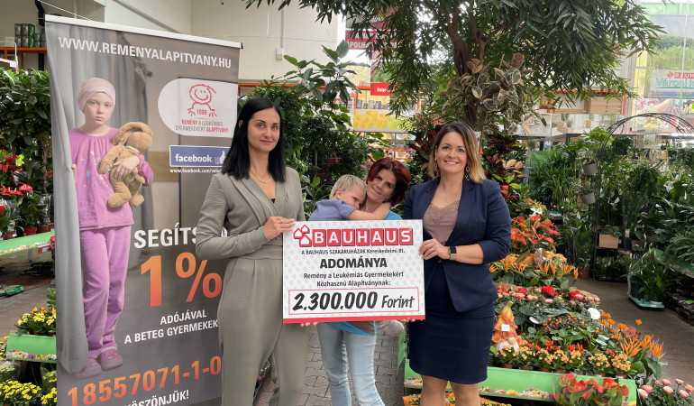 2,3 millió forinttal támogatta a BAUHAUS Amira gyógyulását