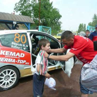 11 év képekben - adó, 1%, alapítvány, támogatás