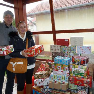 Érkeznek a „cipős doboznyi szeretet” ajándékai és a csokoládék 2014 - alapítvány, adó 1%, támogatás