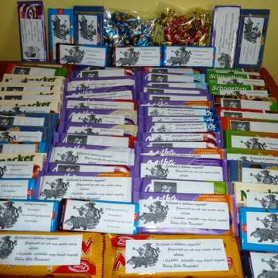 Érkeznek a „cipős doboznyi szeretet” ajándékai és a csokoládék 2014 - alapítvány, adó 1%, támogatás