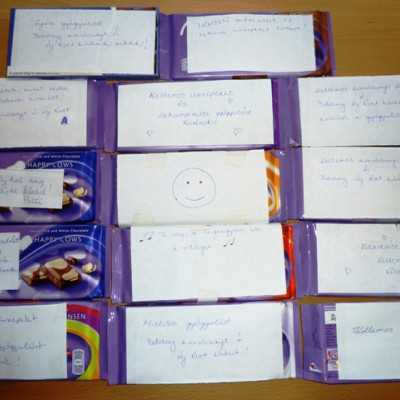 Érkeznek a „cipős doboznyi szeretet” ajándékai és a csokoládék 2014 - alapítvány, adó 1%, támogatás