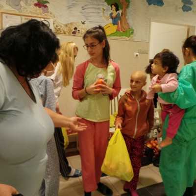 Eljutottak a beteg gyermekekhez a szeretet ajándékai - alapítvány, adó 1%, támogatás