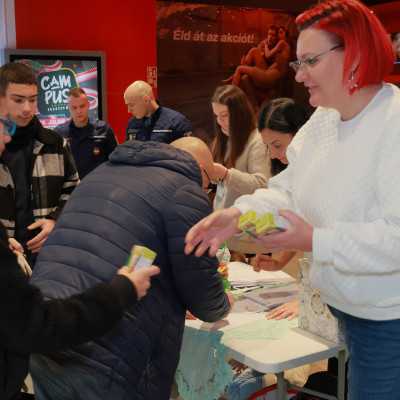 Közös Karácsonyi Filmnézés a Cinema City Debrecen moziban - alapítvány, adó 1%, támogatás