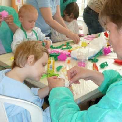 A Creatoys Kft. csodálatos játékait is átadtuk az anyáknapjára készülõdve! - adó, 1%, alapítvány, támogatás