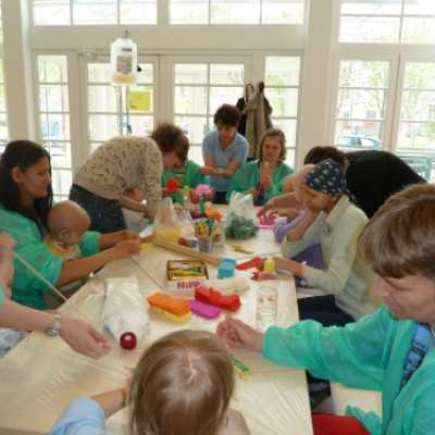 A Creatoys Kft. csodálatos játékait is átadtuk az anyáknapjára készülõdve! - adó, 1%, alapítvány, támogatás