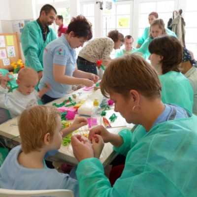 A Creatoys Kft. csodálatos játékait is átadtuk az anyáknapjára készülõdve! - adó, 1%, alapítvány, támogatás