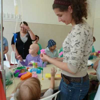 A Creatoys Kft. csodálatos játékait is átadtuk az anyáknapjára készülõdve! - adó, 1%, alapítvány, támogatás