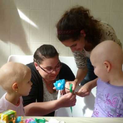 A Creatoys Kft. csodálatos játékait is átadtuk az anyáknapjára készülõdve! - adó, 1%, alapítvány, támogatás