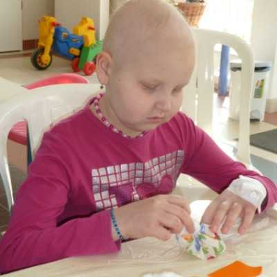 A DE OEC Gyermekgyógyászati Intézetben rendezett kézműves foglalkozást meglepetésekkel! - adó, 1%, alapítvány, támogatás