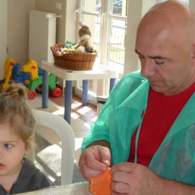 A DE OEC Gyermekgyógyászati Intézetben rendezett kézműves foglalkozást meglepetésekkel! - adó, 1%, alapítvány, támogatás