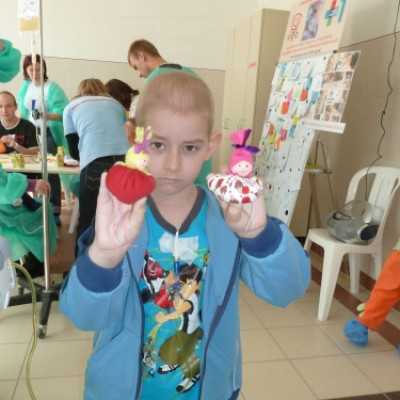 A DE OEC Gyermekgyógyászati Intézetben rendezett kézműves foglalkozást meglepetésekkel! - adó, 1%, alapítvány, támogatás