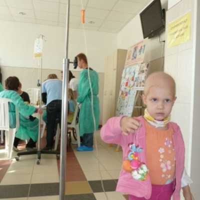 A DE OEC Gyermekgyógyászati Intézetben rendezett kézműves foglalkozást meglepetésekkel! - adó, 1%, alapítvány, támogatás