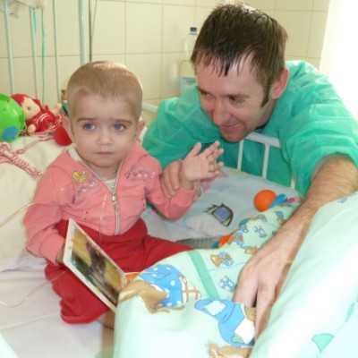 A DE OEC Gyermekgyógyászati Intézetben rendezett kézműves foglalkozást meglepetésekkel! - adó, 1%, alapítvány, támogatás