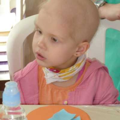 A DE OEC Gyermekgyógyászati Intézetben rendezett kézműves foglalkozást meglepetésekkel! - adó, 1%, alapítvány, támogatás