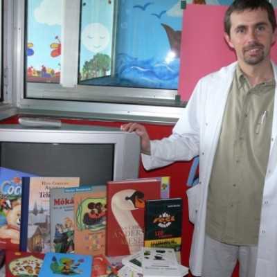 A Dürer Könyvkiadó adományának átadása a hematológiai centrumokba - adó, 1%, alapítvány, támogatás