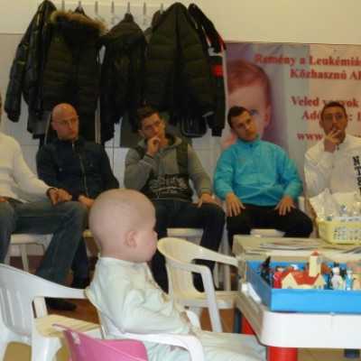 A DVSC focistáival közösen adományoztunk a Gyermekgyógyászati Intézet részére! - adó, 1%, alapítvány, támogatás