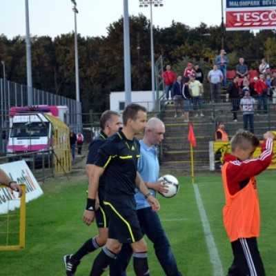 A DVSC-TEVA magabiztosan, 4-1-re legyõzte a Bp. Honvéd együttesét. - adó, 1%, alapítvány, támogatás