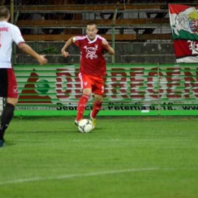 A DVSC-TEVA magabiztosan, 4-1-re legyõzte a Bp. Honvéd együttesét. - adó, 1%, alapítvány, támogatás