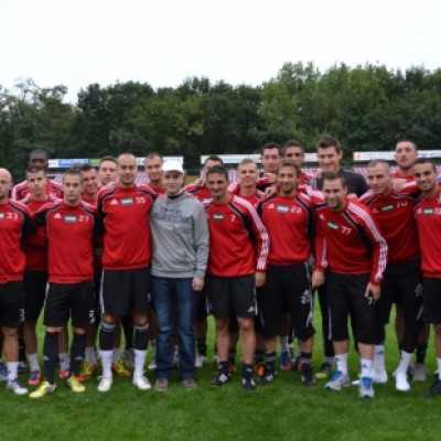 A DVSC-TEVA magabiztosan, 4-1-re legyõzte a Bp. Honvéd együttesét. - adó, 1%, alapítvány, támogatás