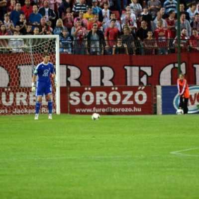 A DVSC-TEVA magabiztosan, 4-1-re legyõzte a Bp. Honvéd együttesét. - adó, 1%, alapítvány, támogatás