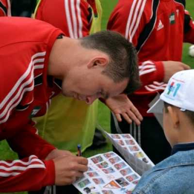 A DVSC-TEVA magabiztosan, 4-1-re legyõzte a Bp. Honvéd együttesét. - adó, 1%, alapítvány, támogatás