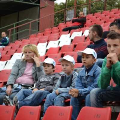 A DVSC-TEVA magabiztosan, 4-1-re legyõzte a Bp. Honvéd együttesét. - adó, 1%, alapítvány, támogatás