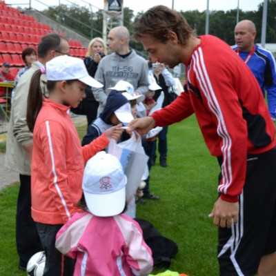 A DVSC-TEVA magabiztosan, 4-1-re legyõzte a Bp. Honvéd együttesét. - adó, 1%, alapítvány, támogatás