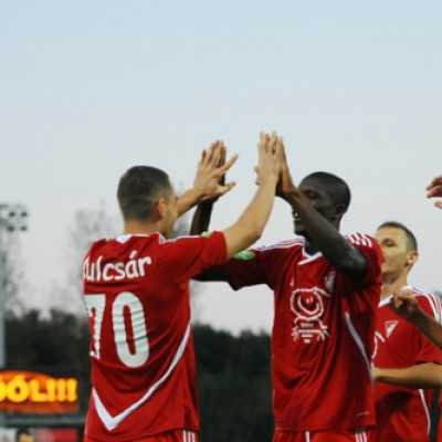 A DVSC-TEVA magabiztosan, 4-1-re legyõzte a Bp. Honvéd együttesét. - adó, 1%, alapítvány, támogatás