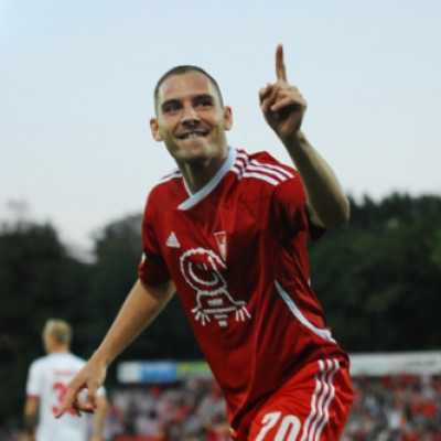 A DVSC-TEVA magabiztosan, 4-1-re legyõzte a Bp. Honvéd együttesét. - adó, 1%, alapítvány, támogatás