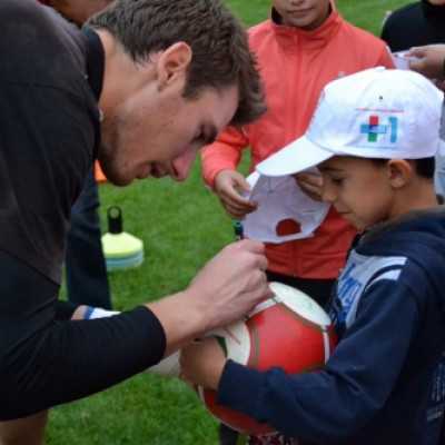 A DVSC-TEVA magabiztosan, 4-1-re legyõzte a Bp. Honvéd együttesét. - adó, 1%, alapítvány, támogatás