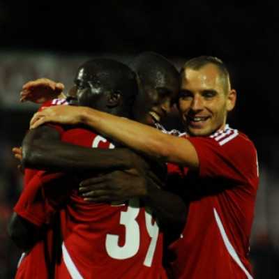 A DVSC-TEVA magabiztosan, 4-1-re legyõzte a Bp. Honvéd együttesét. - adó, 1%, alapítvány, támogatás