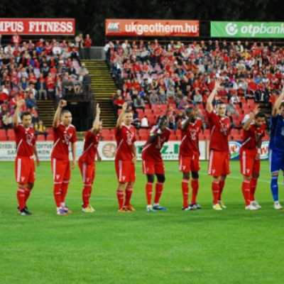 A DVSC-TEVA magabiztosan, 4-1-re legyõzte a Bp. Honvéd együttesét. - adó, 1%, alapítvány, támogatás