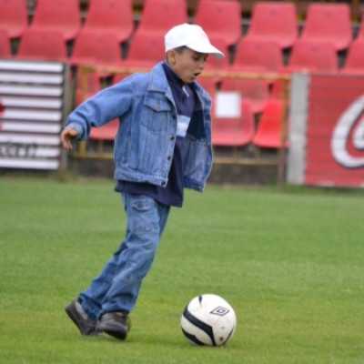 A DVSC-TEVA magabiztosan, 4-1-re legyõzte a Bp. Honvéd együttesét. - adó, 1%, alapítvány, támogatás