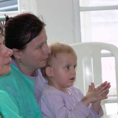 A hódmezõvásárhelyi Cibere Meseszínház vendégjátékával kedveskedtünk a gyerekeknek. - adó, 1%, alapítvány, támogatás