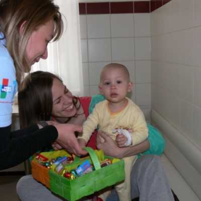 A hódmezõvásárhelyi Cibere Meseszínház vendégjátékával kedveskedtünk a gyerekeknek. - adó, 1%, alapítvány, támogatás