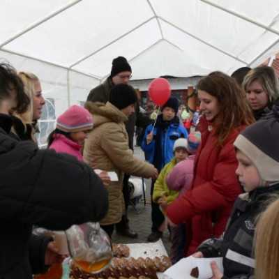 A Magyar Posta Zrt. 2.000.000,- forintos adományának átadása Nagykarácsonyban - adó, 1%, alapítvány, támogatás