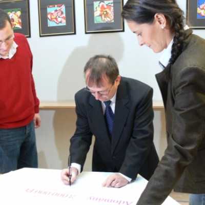 A Magyar Telekom 3.000.000,- forintos adományának átadása - adó, 1%, alapítvány, támogatás