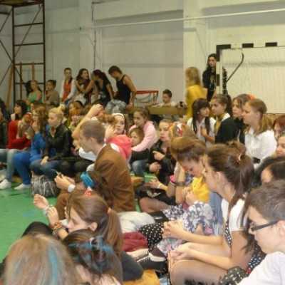 A Medgyessy Ferenc Gimnázium jótékonysággal egybekötött diák önkormányzati napja - adó, 1%, alapítvány, támogatás