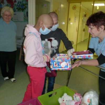 A Miskolcon kezelt gyermekekhez is eljutottak az adományok! - adó, 1%, alapítvány, támogatás